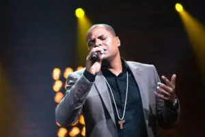 Davidson Silva se Apresenta no Encerramento do Novenário de Nossa Senhora da Glória